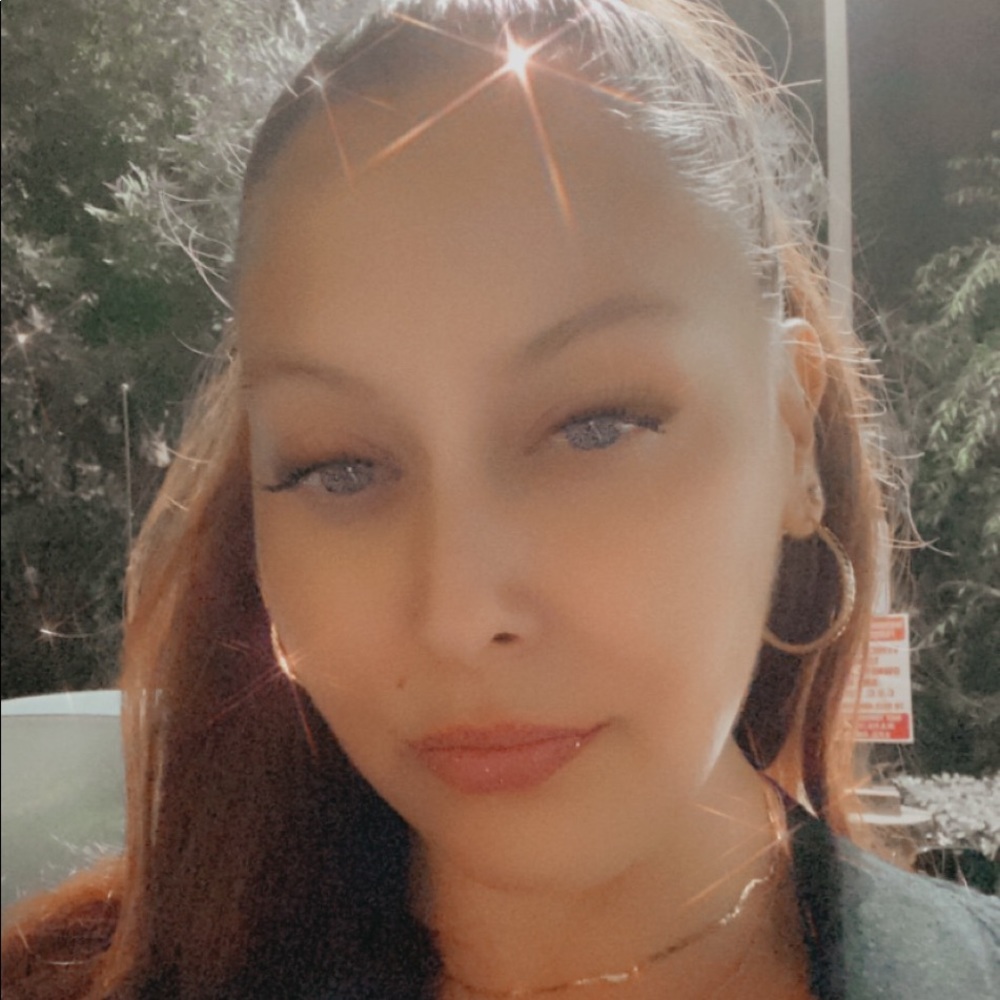 Meet your Posher, Felisha